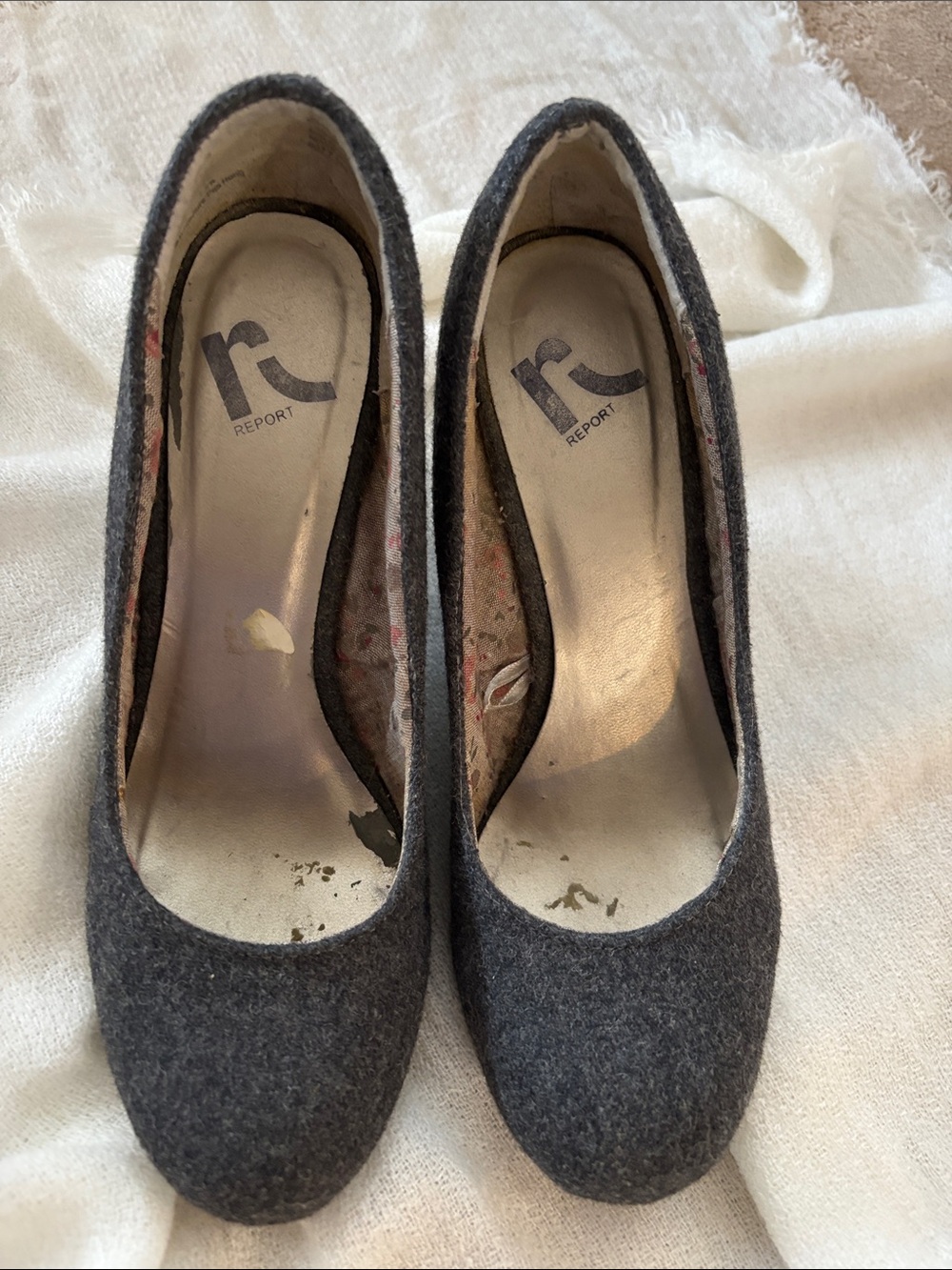 Report Charcoal Felt Round-Toe Women’s Wedge Heels